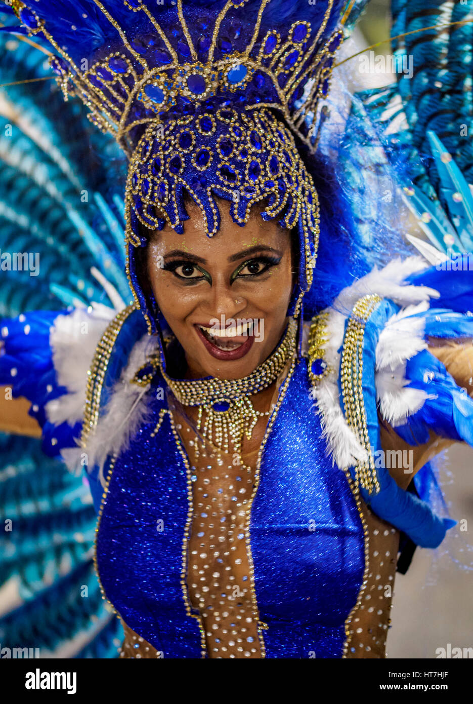Brasilien, Bundesstaat Rio De Janeiro, Stadt von Rio De Janeiro Samba Tänzer in der Karnevalsumzug. Stockfoto
