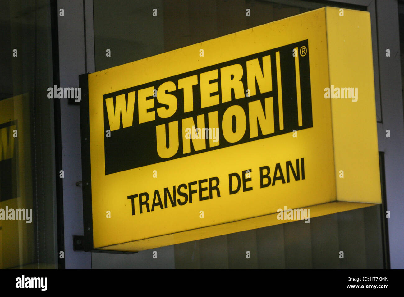 Bukarest, Rumänien, 15. November 2009: Western union Money Transfer Neon Werbung. Stockfoto