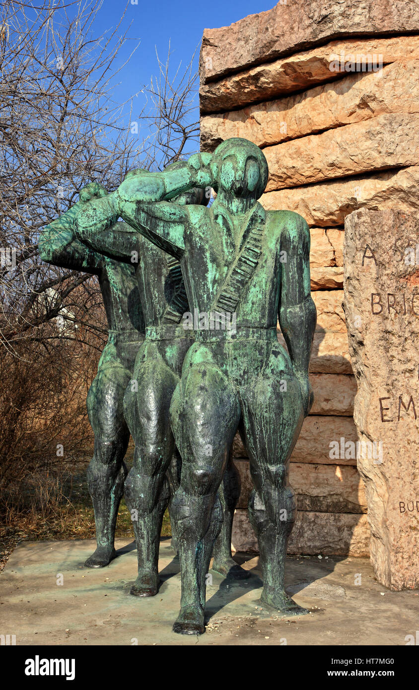 Statuen aus der kommunistischen Ära (Beispiele für den "sozialistischen Reallism") im Memento Park, ein open-air-Museum etwa 10 km südwestlich von Budapest, Ungarn. Stockfoto