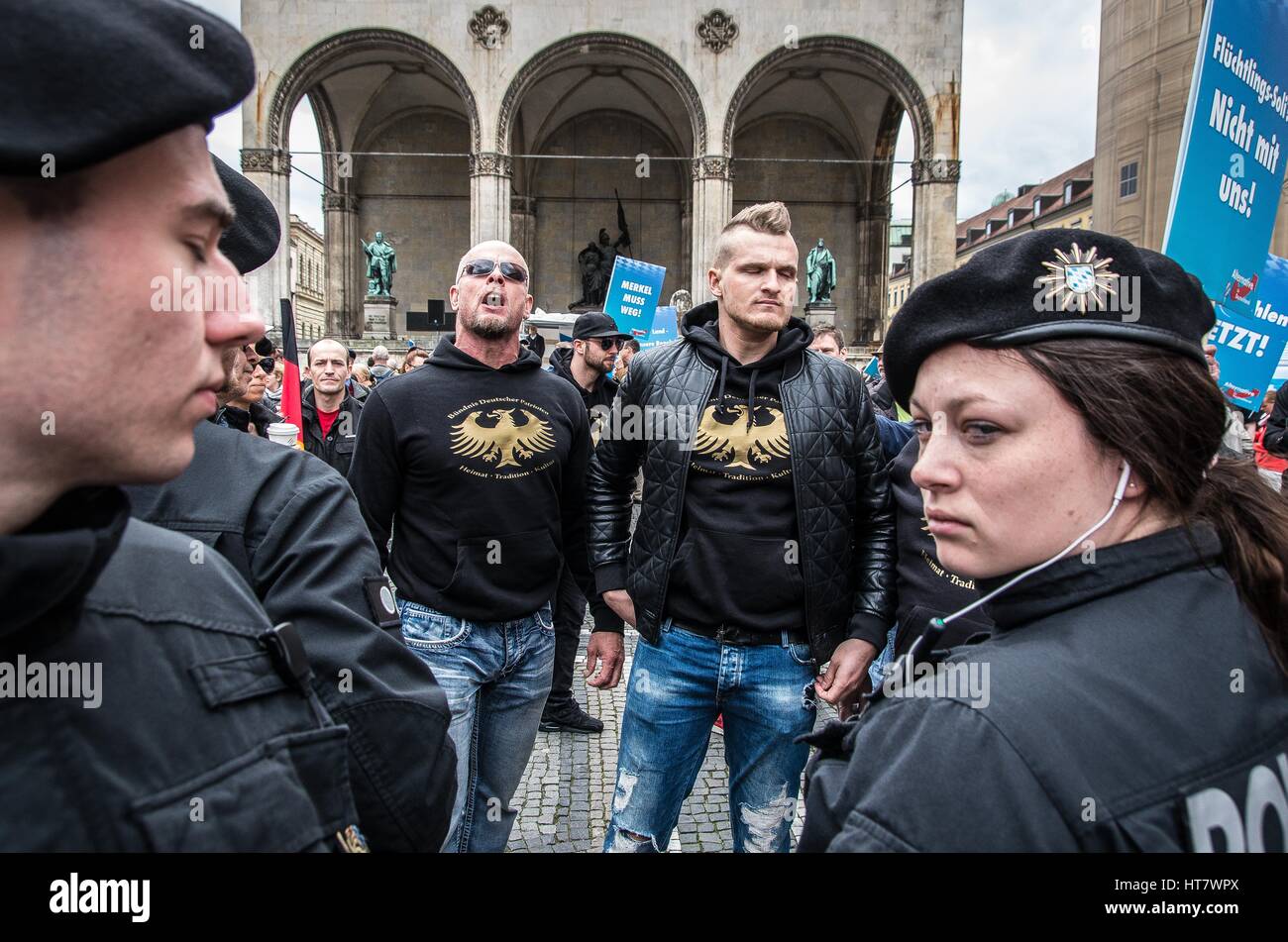 16. April 2016 - amerikanischen Recht radikale Rick Wegner ist auch Teil der Bundnis Deutscher Patrioten radikalen rechten Gruppe und hat angeblich auch Störungen mit AfD Chef Petr Bystron, mit Einschüchterungsversuche gegen die Eine-Welt-Haus (linke Kulturzentrum) geschaffen. In einem früheren Interview behauptet Wegner Beraterin '' Pegida'' werden. Wegner beteiligte sich auch in eine gewalttätige Auseinandersetzung an der LMU Universität gegen Studierende mit einer Demonstration, die von den Mitgliedern der Junge Alternative - gestört war eine Gruppe von Studenten, die AfD verknüpft. (Kredit-Bild: © Sachelle Babbar über ZUM Stockfoto