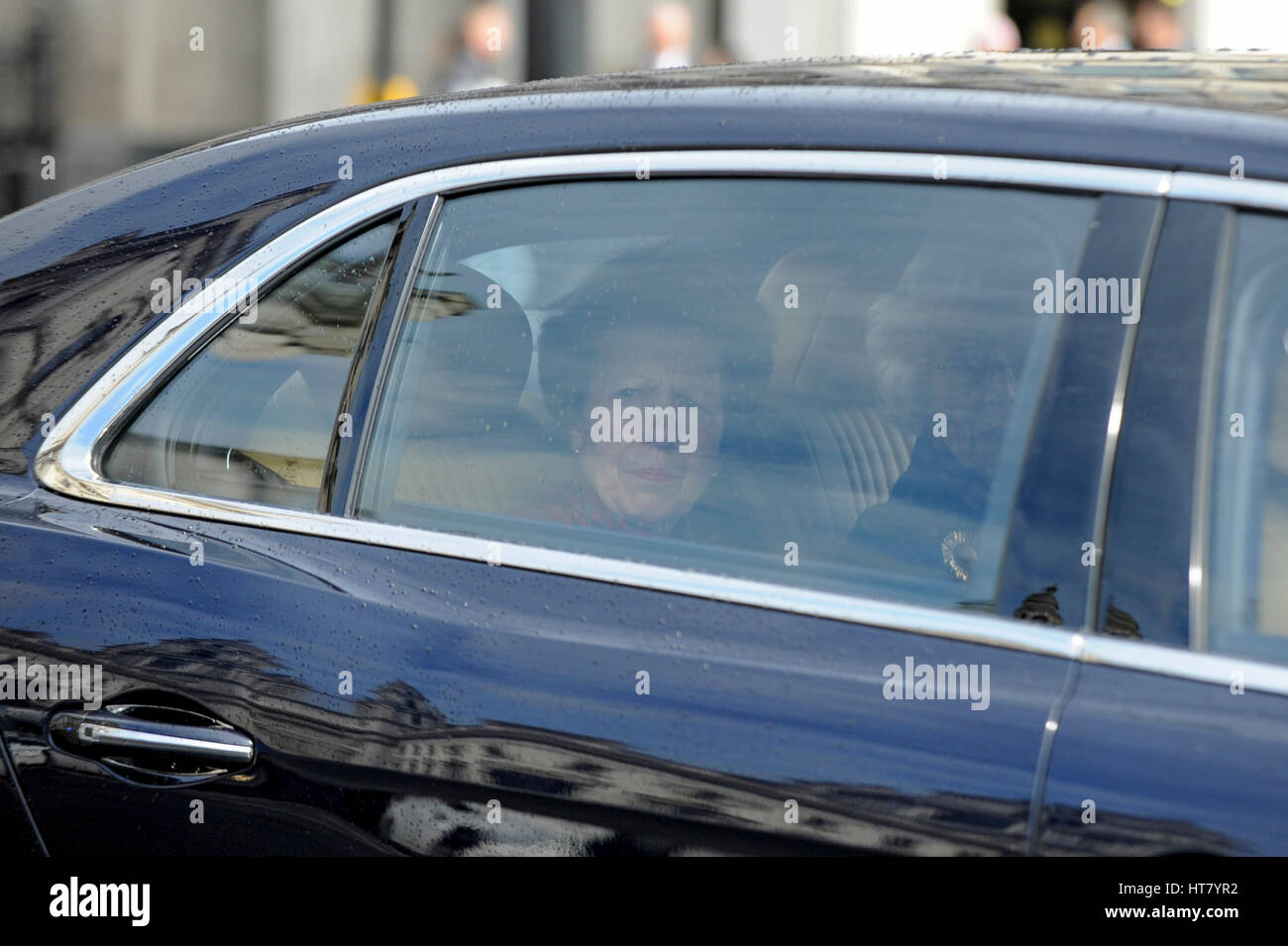 London, UK.  8. März 2017.  Ihre Königliche Hoheit Prinzessin Anne sieht man in einem Auto auf der Durchreise Parliament Square am Budget. Bildnachweis: Stephen Chung / Alamy Live News Stockfoto