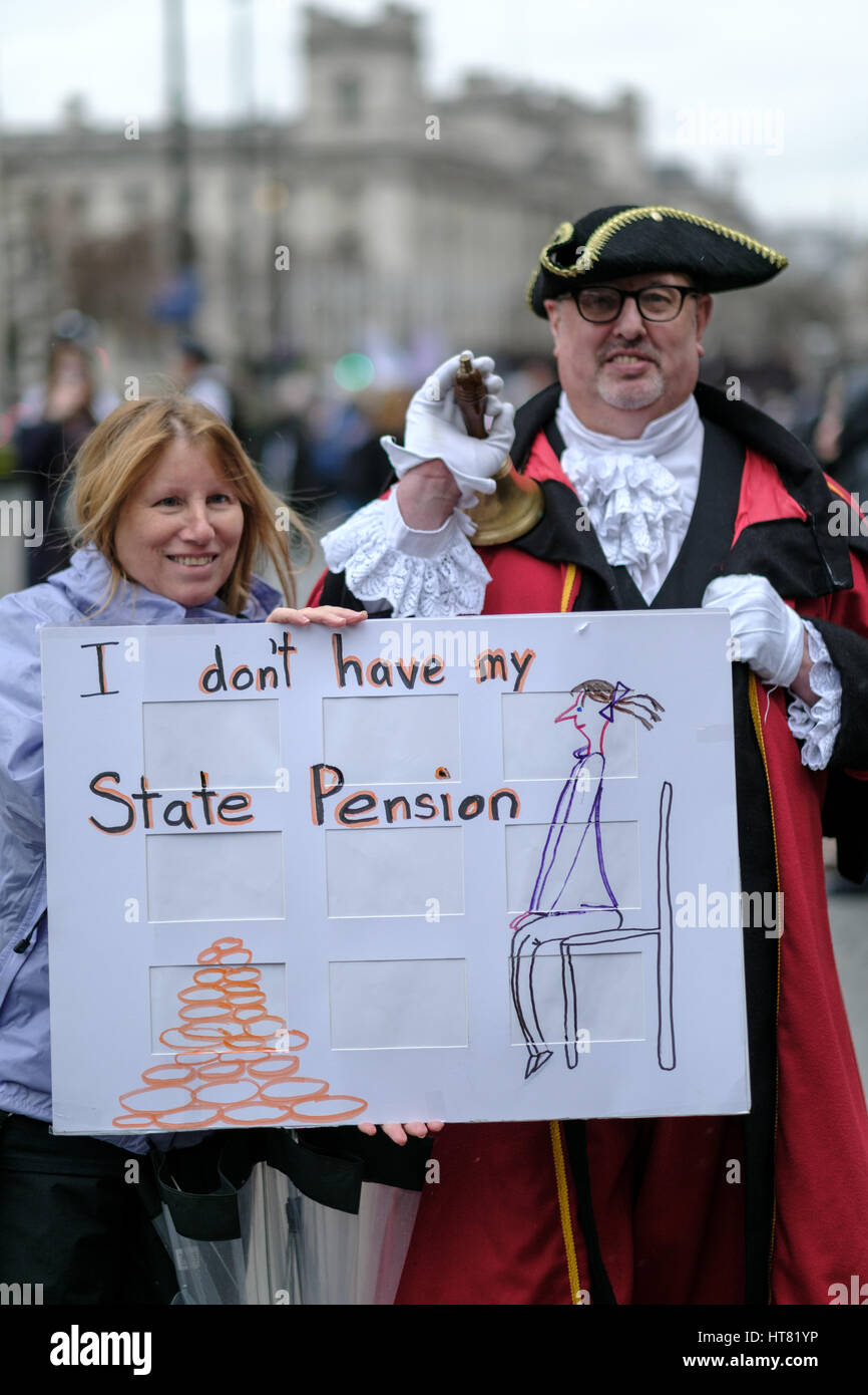 London, UK. 8. März 2017. Frauen gegen staatliche Rente Ungleichheit Protest, The Houses of Parliament, London, UK-Credit: Laurence Prax/Alamy Live News Stockfoto