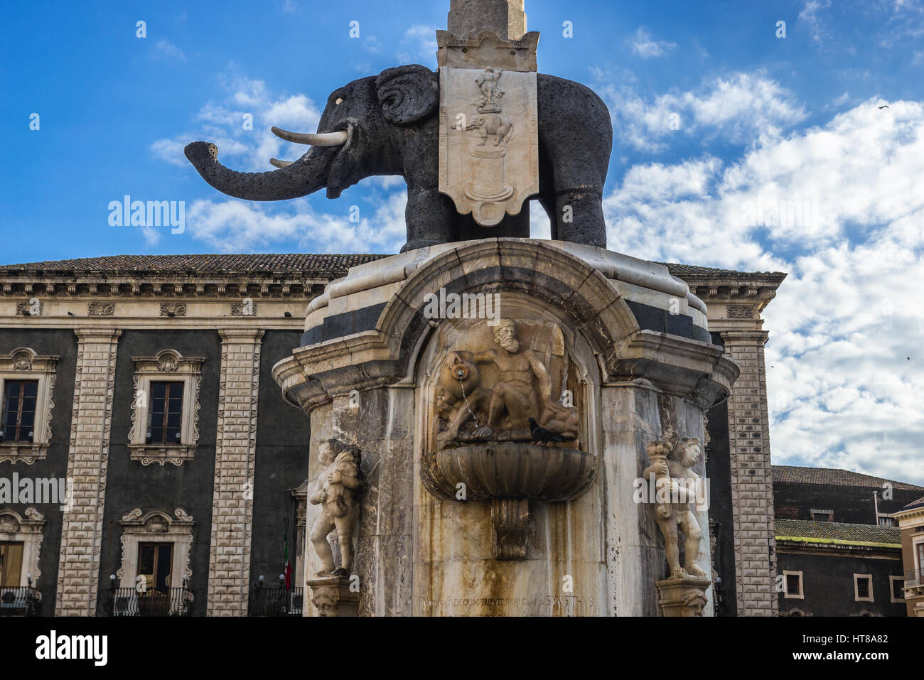 18. Jahrhundert Elefant-Brunnen (Fontana dell'Elefante auch genannt u Liotru) am Domplatz (Piazza del Duomo), Symbol von Catania, Sizilien, Italien Stockfoto