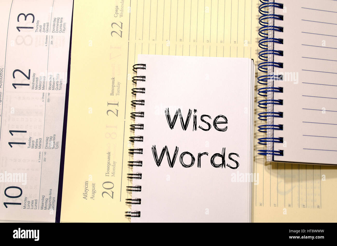 Weise Worte Text Konzept schreiben auf notebook Stockfoto