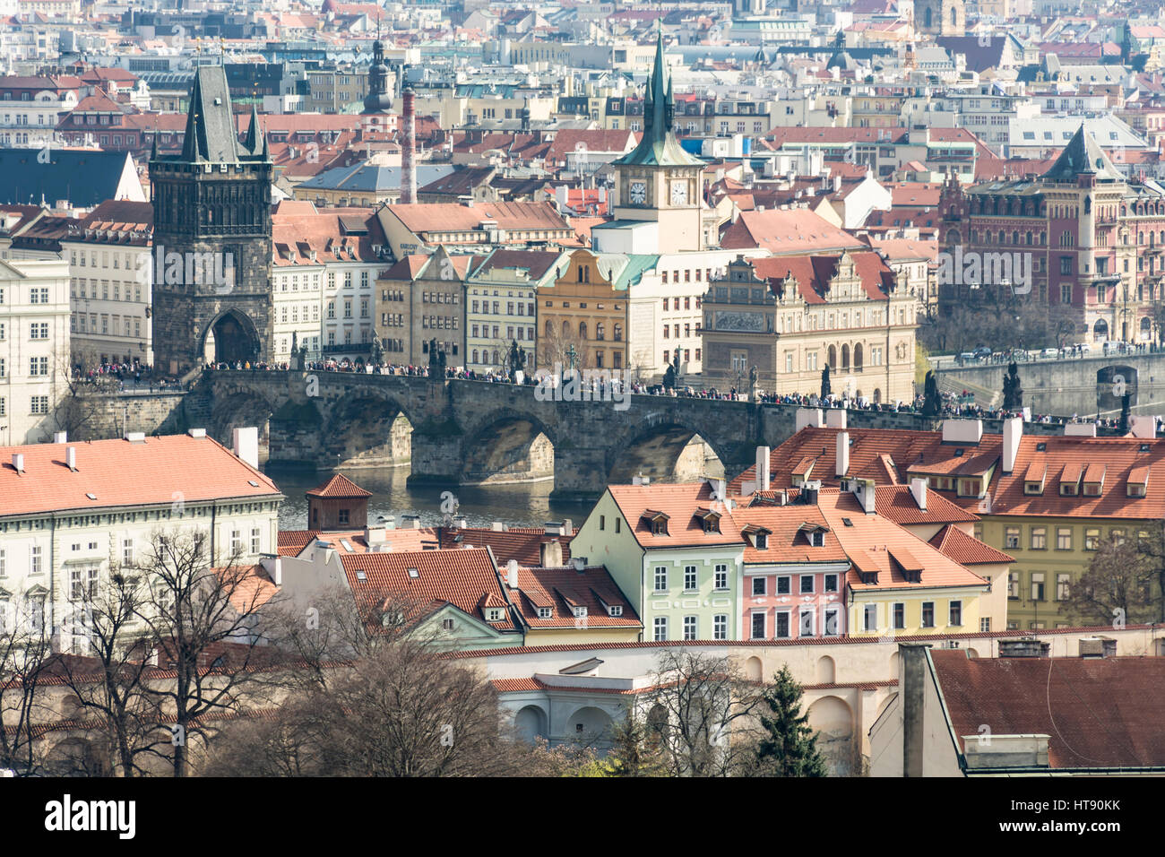 Luftaufnahme von Prag, Karlsbrücke, Mala Strana. Prag, Tschechische Republik Stockfoto