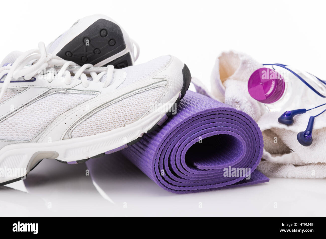 Yoga-Hintergrund isoliert auf weiss Stockfoto