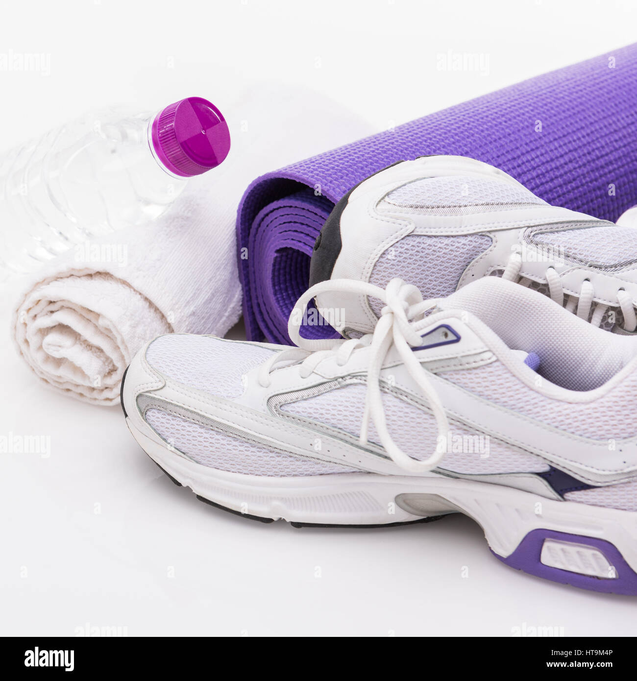 Yoga-Hintergrund isoliert auf weiss Stockfoto