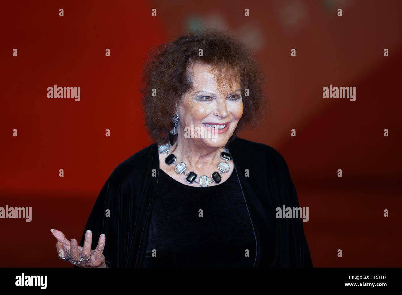 Rom, Italien - 13. Oktober 2016: Filmfestival in Rom, elfte Ausgabe. Roter Teppich mit Mondlicht abgebildet Claudia Cardinale. Stockfoto