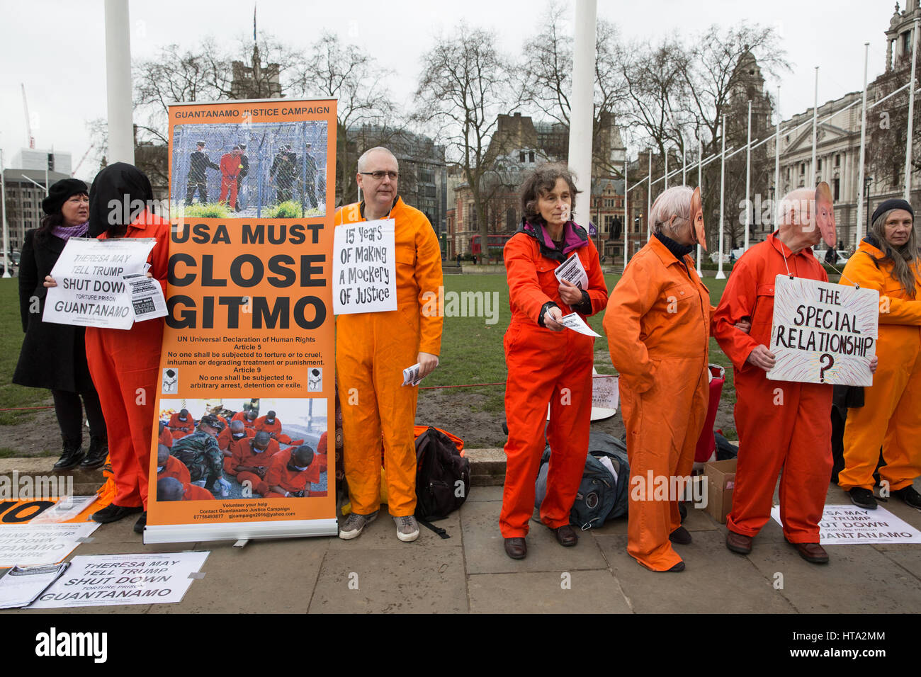 London, UK. 8. März 2017. Aktivisten aus Guantanamo Gerechtigkeit Kampagne Protest in Parliament Square, die Schließung des amerikanischen Gefangenenlager in Guantanamo Bay zu fordern. Bildnachweis: Mark Kerrison/Alamy Live-Nachrichten Stockfoto