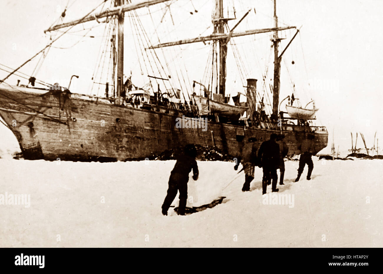 Belgische antarktische Expedition 1897 bis 1899 - Crew wieder mit Schnee für die Wasserversorgung Stockfoto