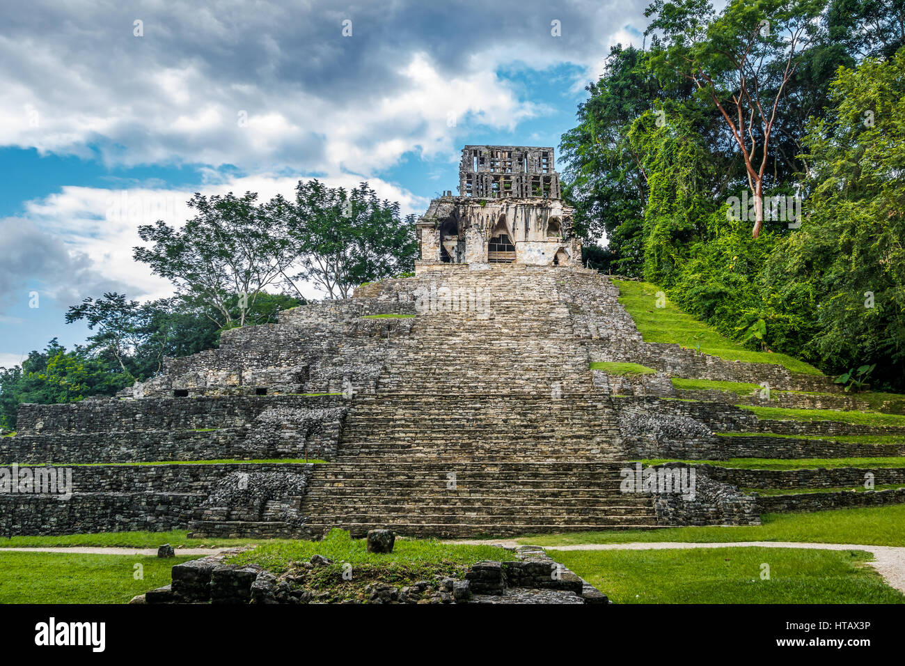 Tempel des Kreuzes an Maya-Ruinen von Palenque - Chiapas, Mexiko Stockfoto
