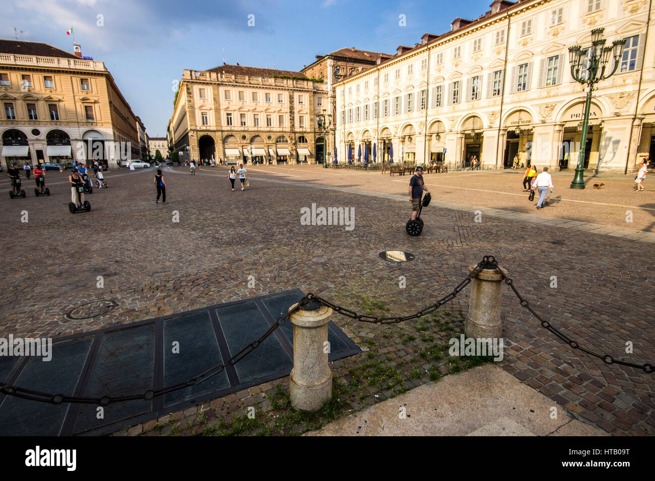 Denkmäler der Piazza San Carlo, einem der wichtigsten Plätze in Turin, Italien. Stockfoto Denkmäler der Piazza San Carlo, einem der wichtigsten Plätze in Turin, Italien. Stockfoto