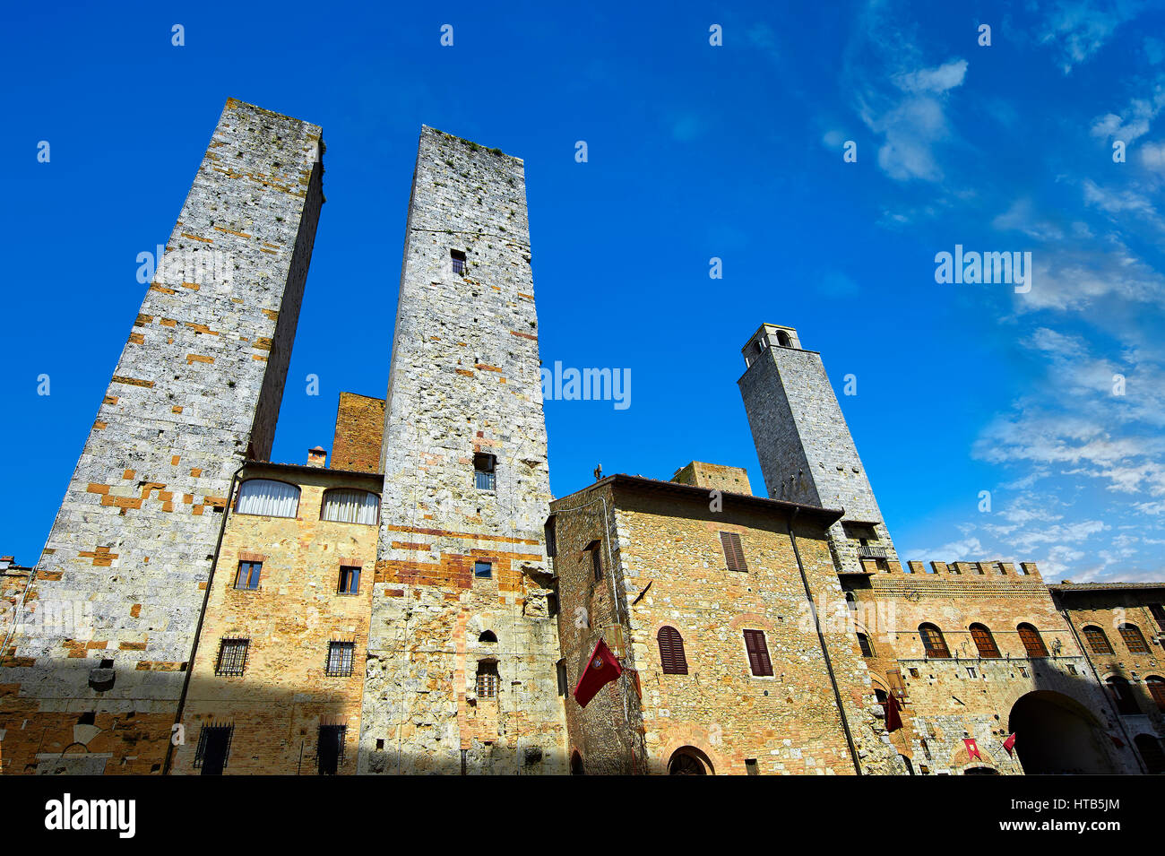 Panoramasicht auf das 13. Jahrhundert mittelalterliche Top Hügelstadt, Wände und Türme von San Gimignano. Toskana Italien Stockfoto