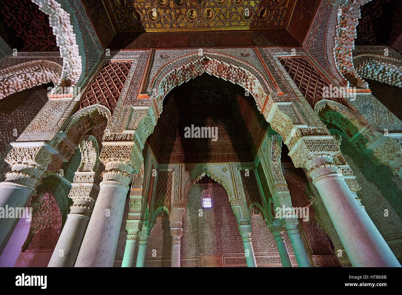 Die Arabeske Architektur das Grab des al-Mansur Sohn in der Saadian Gräber aus dem 16. Jahrhundert Mausoleum der Herrscher Saadian, Marrakesch, Marokko Stockfoto