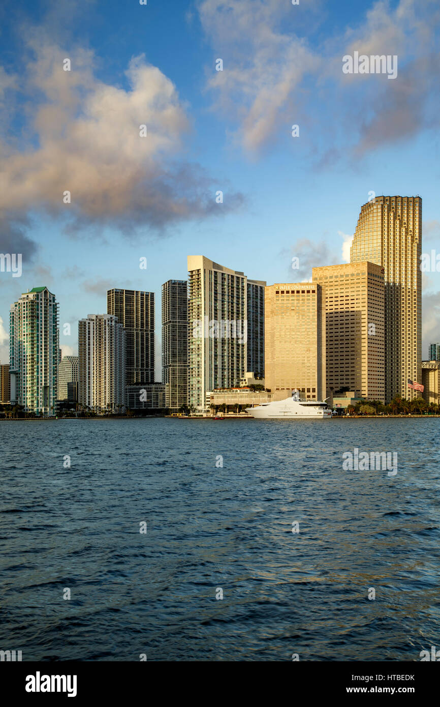 Biscayne Bay und Wolkenkratzer, Miami, Florida USA Stockfoto