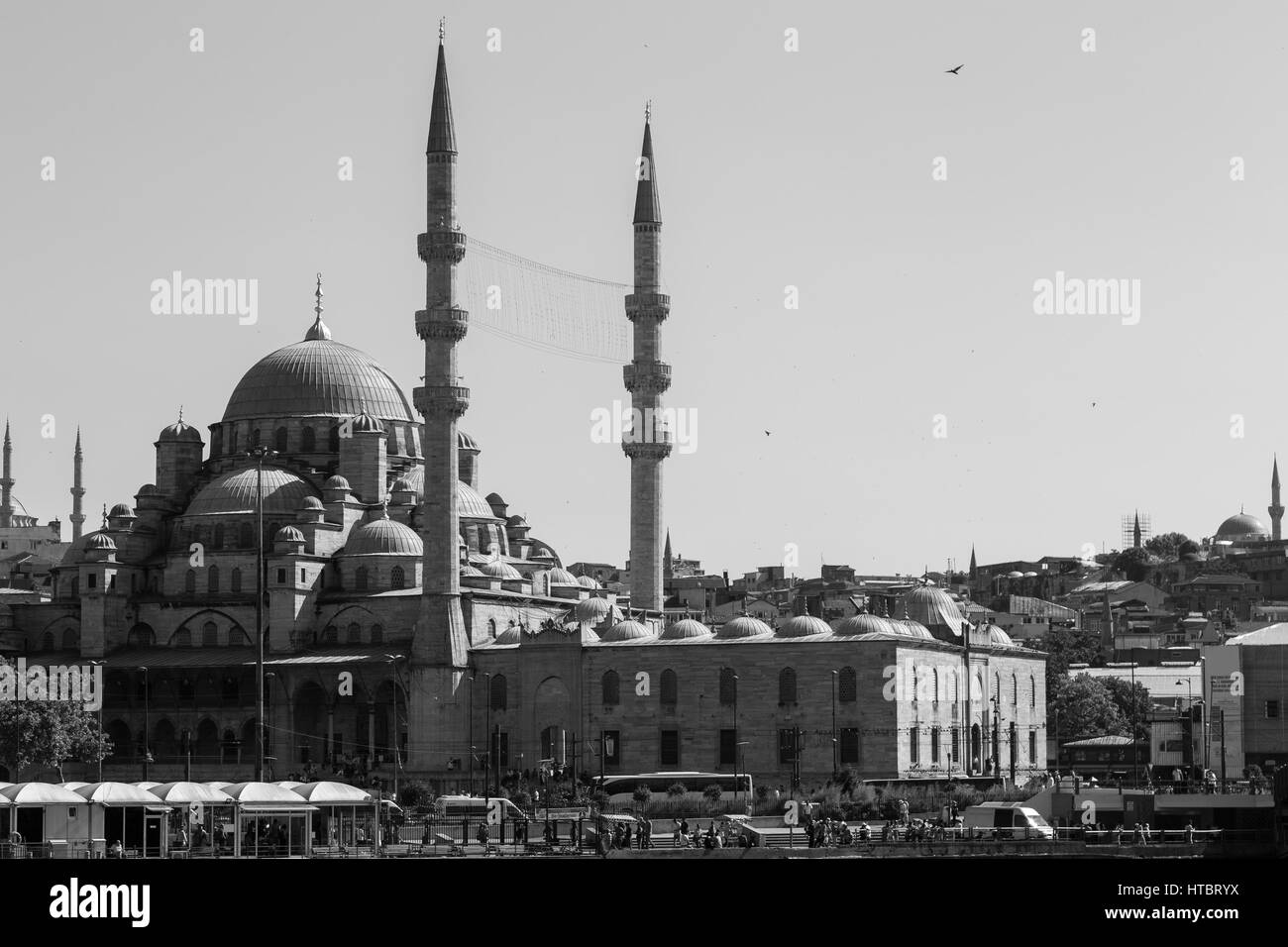 historischen Zentrum Istanbul Meeresküste mit Booten und Turm Türkei Stockfoto