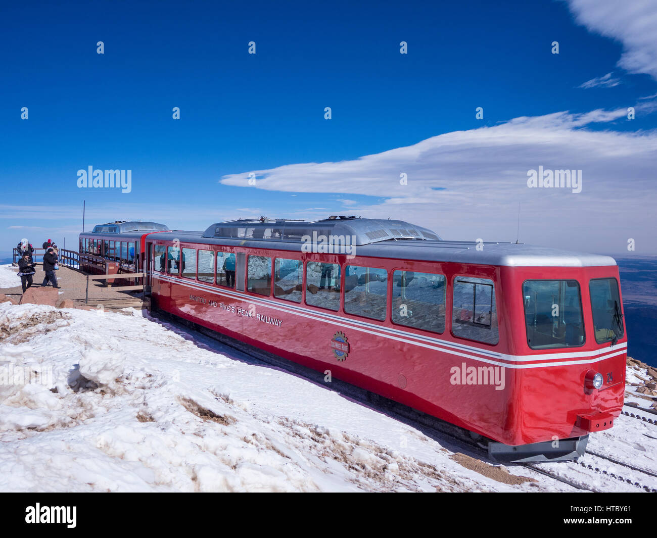 Zug an der Spitze des Pikes Peak, Manitou und Pikes Peak Cog Railway, Colorado. Stockfoto