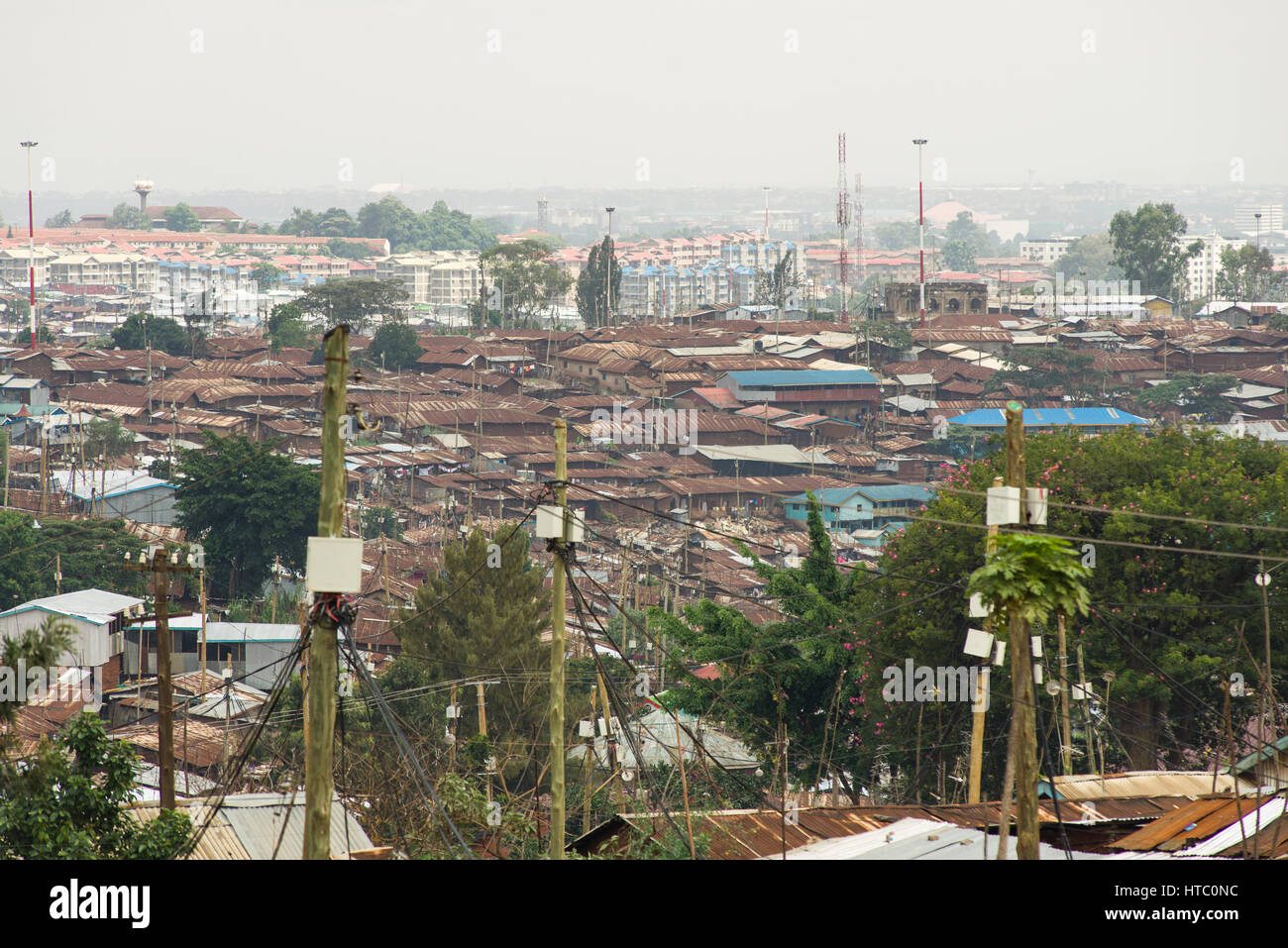 Blick über Slum Kibera, Hütten und Gehäuse, Nairobi, Kenia Stockfoto