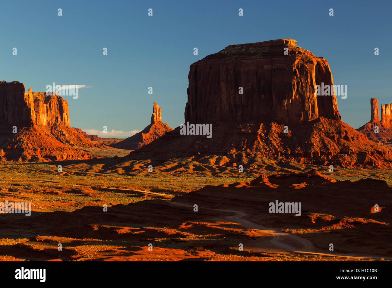 West-Handschuh, Merrick Butte, Schloss Butte, Big Indian von John Ford Point, Monument Valley Navajo Tribal Park, UT, USA Stockfoto