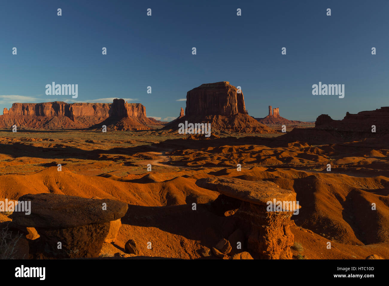 Sentinel Mesa, West Mitten Butte, Schloss Butte, Big Indian von John Ford Point, Monument Valley Navajo Tribal Park, UT, USA Stockfoto