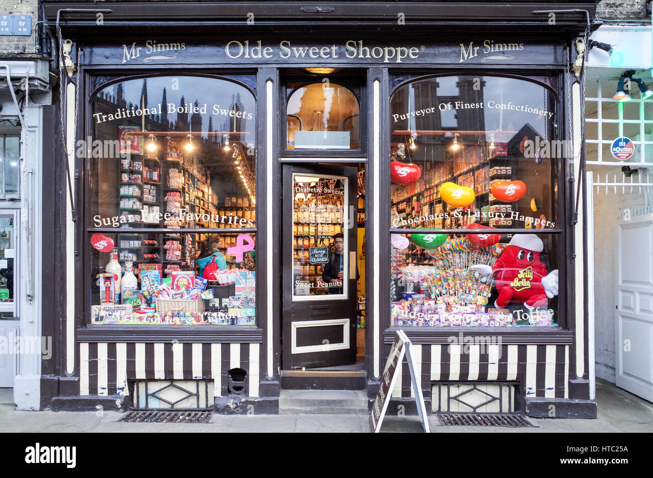 Simms Olde Süßwarengeschäft auf Kings Parade Cambridge Stockfoto