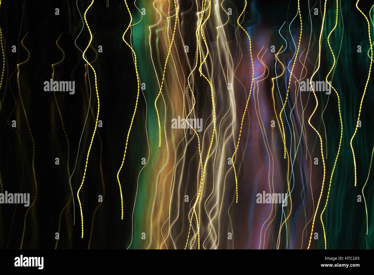Neon Light Trail abstrakte Fotografie in mehreren Farben auf schwarzem Hintergrund Stockfoto