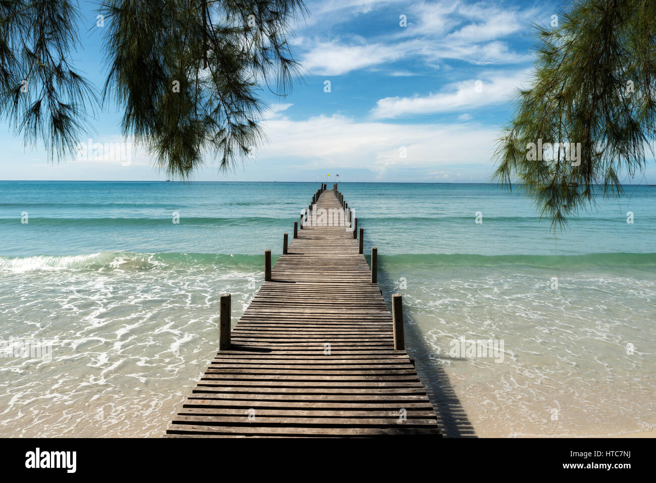 Hölzerne Pier Resort in Phuket, Thailand. Sommer, Reisen, Urlaub und Ferien-Konzept. Stockfoto