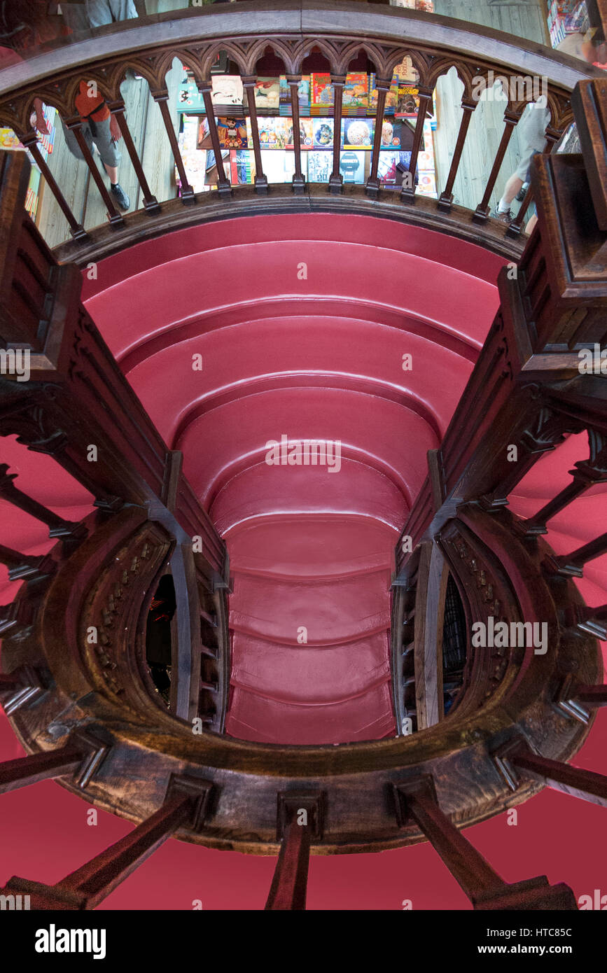 Treppen in Buchhandlung Lello Porto Portugal Stockfoto