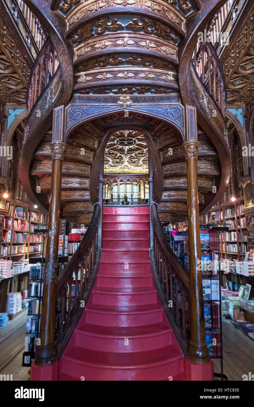 Treppen in Buchhandlung Lello Porto Portugal Stockfoto