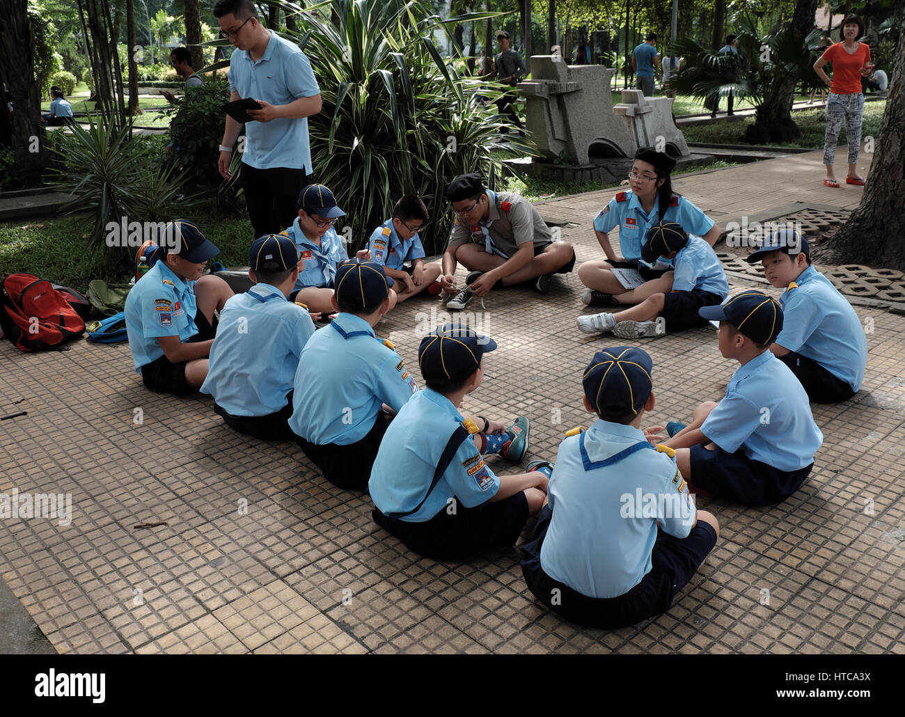 HO-CHI-MINH-Stadt, Vietnam, asiatische Kinder camping Fähigkeiten Lebensverlauf von outdoor-Aktivität zu Park, Vietnam, Bildung Kind anzuschließen, Fähigkeiten zu entwickeln Stockfoto