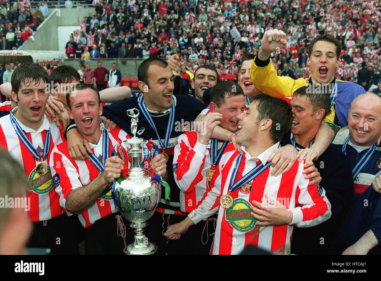 SUNDERLAND-Spieler feiern bundesweit DIV 1 CHAMPIONS 14. Mai 1999 Stockfoto