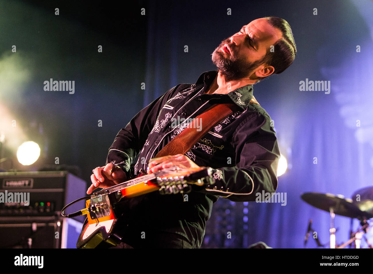 Trezzo sull'Adda Mailand. 9. März 2017. Die italienische alternative Rock-Band AFTERHOURS führt live auf der Bühne im LiveClub während der "Folfiri o Folfox: Clubtour 2017' Credit: Rodolfo weitertransferiert/Alamy Live News Stockfoto