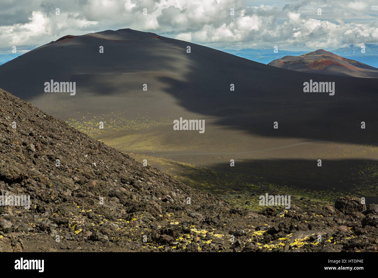 Schlacke-Felder und Zapfen von Norden Durchbruch große Tolbachik Fissur Eruption 1975 Stockfoto