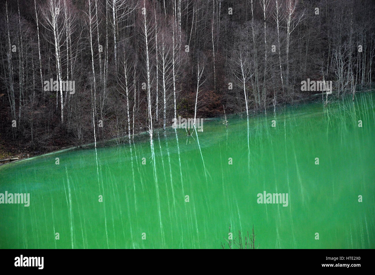 Verunreinigte Seewasser. Geamana, Rosia Montana, Rumänien Stockfoto