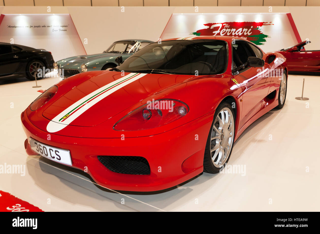 Dreiviertelansicht von einem Ferrari 360 CS, Teil der Ferrari Tribute Sammlung der 2017 London Classic Car Show Stockfoto