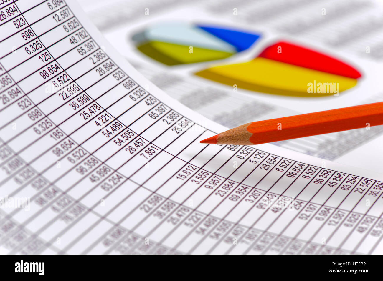 Grafik mit Tabellenblatt zeigt Erfolg bei Finanzen und Börse Stockfoto