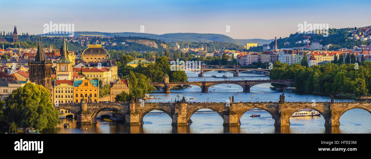 Prag Stadt Skyline Panorama und Karlsbrücke, Prag, Tschechische Republik Stockfoto