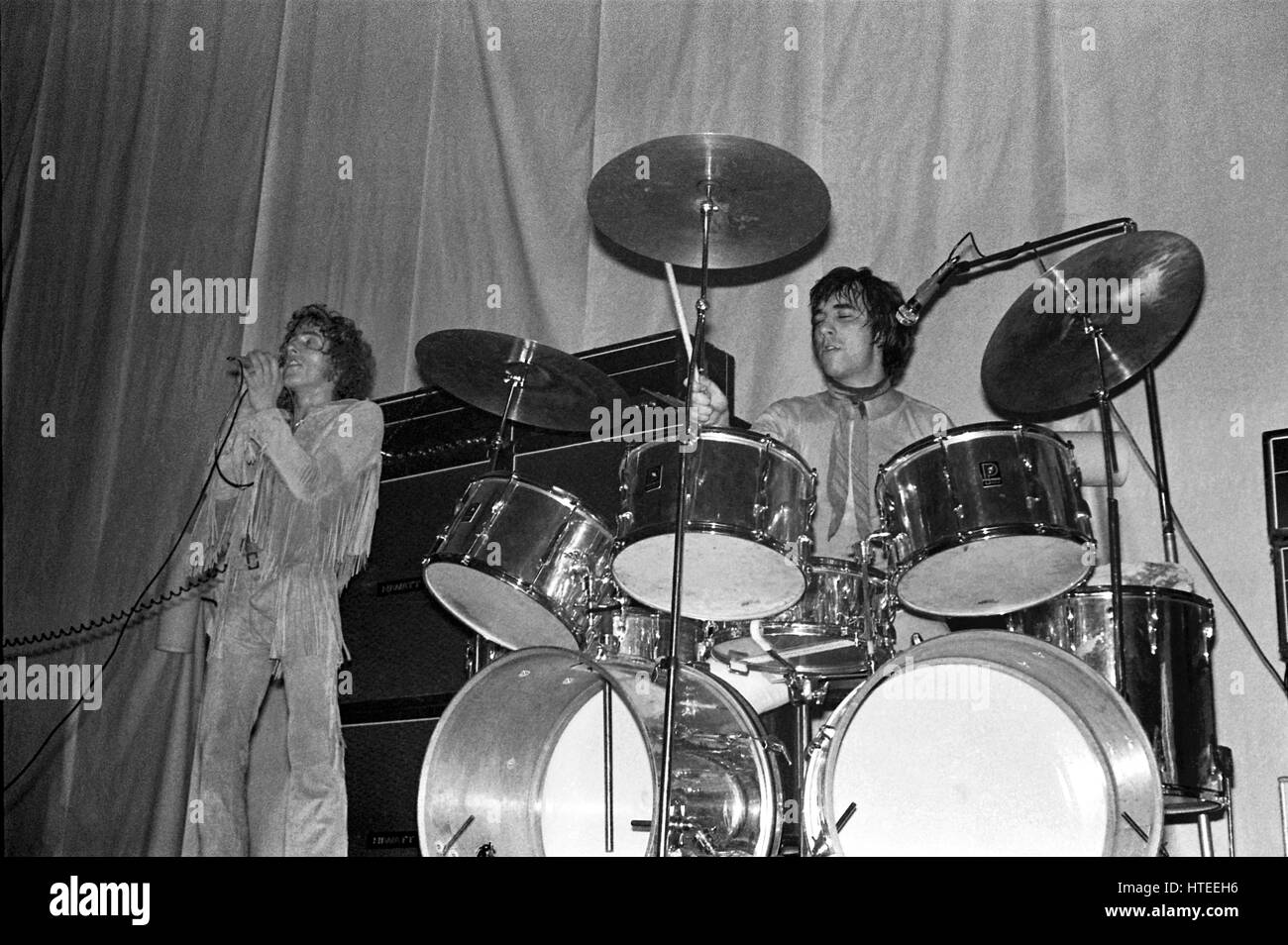 WHO: Roger Daltrey und Keith Moon (Schlagzeuger) mit UK-Rock-band The Who in den Räumen von Anson, Bristol University Students' Union, 7. Dezember 1968 Stockfoto