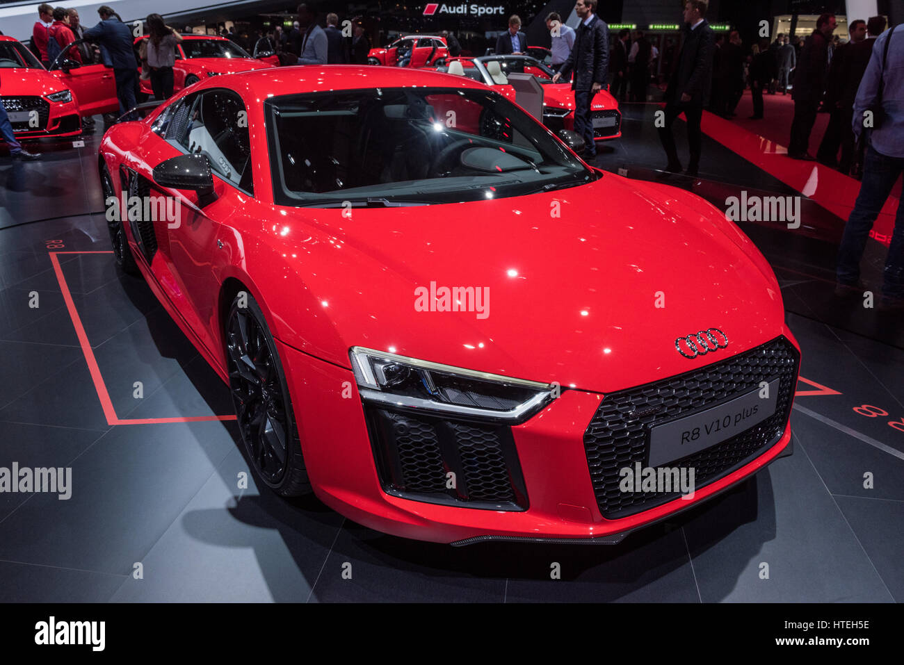 Audi R8 V10 Plus am Genf, Schweiz Internationalen Auto und Motor Show  Stockfotografie - Alamy