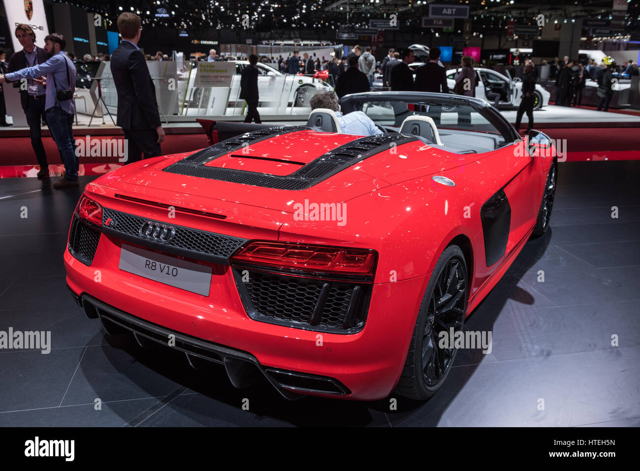 Audi R8 V10 Plus am Genf, Schweiz Internationalen Auto und Motor Show  Stockfotografie - Alamy
