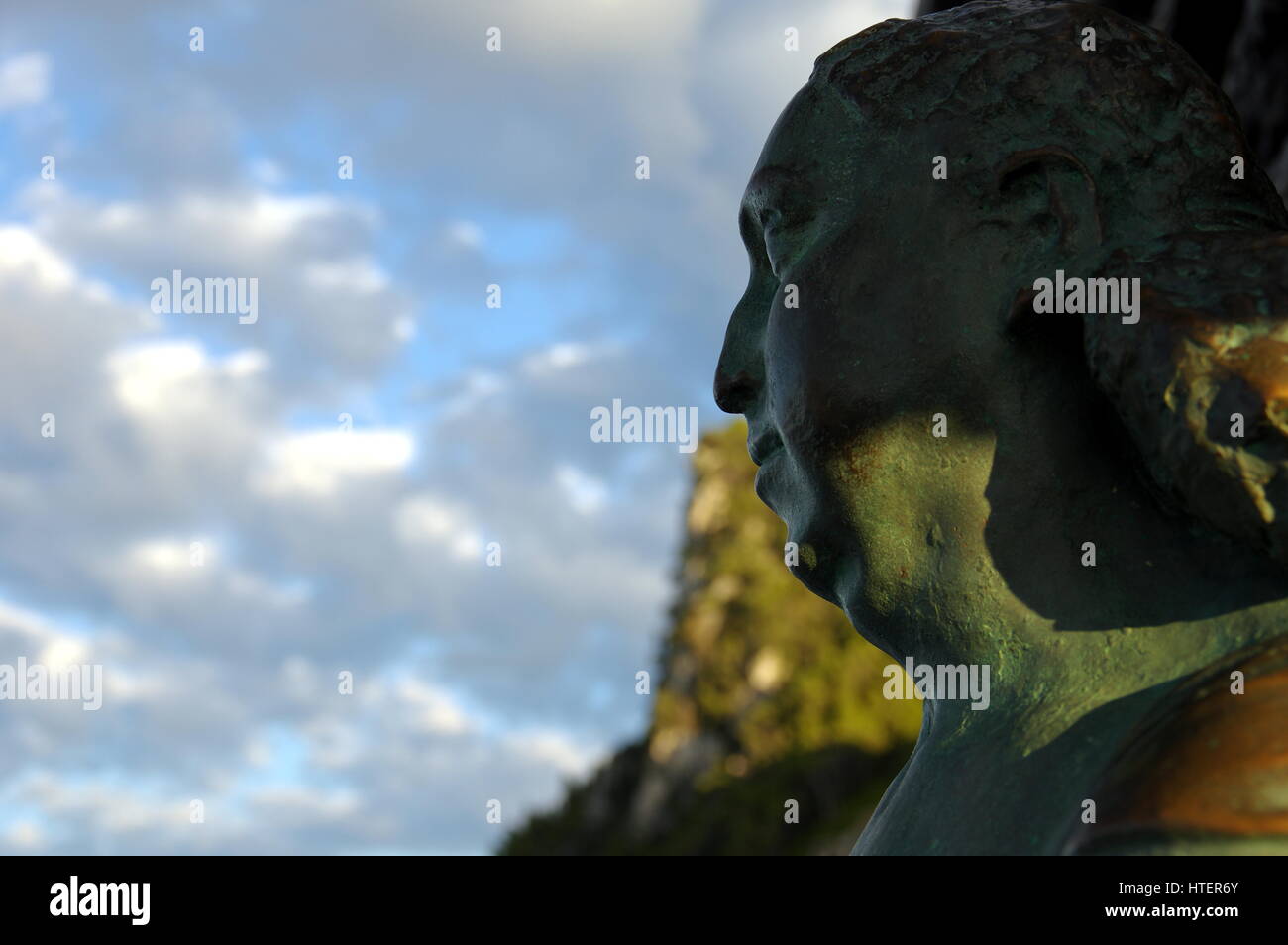 Lord Byron Bay (Baia di Lord Byron), Detail der Mater Naturae (Mutter Natur) Statue von Lello Scorzelli erschossen in den frühen Morgenstunden, Portovenere, Italien Stockfoto