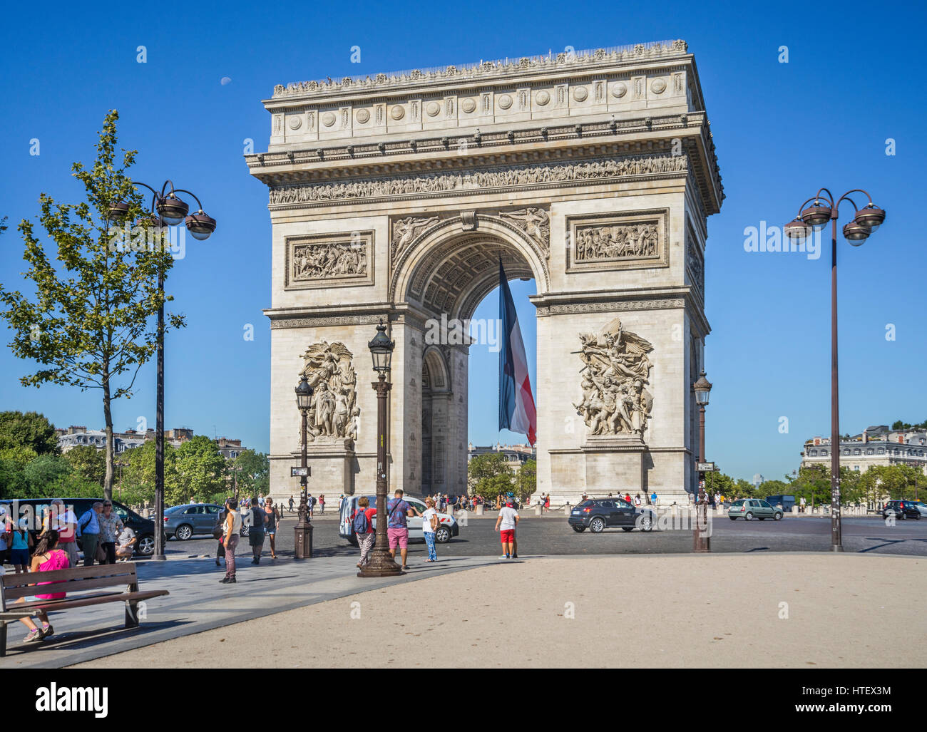 Frankreich, Ile-de-France, Paris, Arc de Triomphe de l'Étoile von Champs-Elysées gesehen Stockfoto