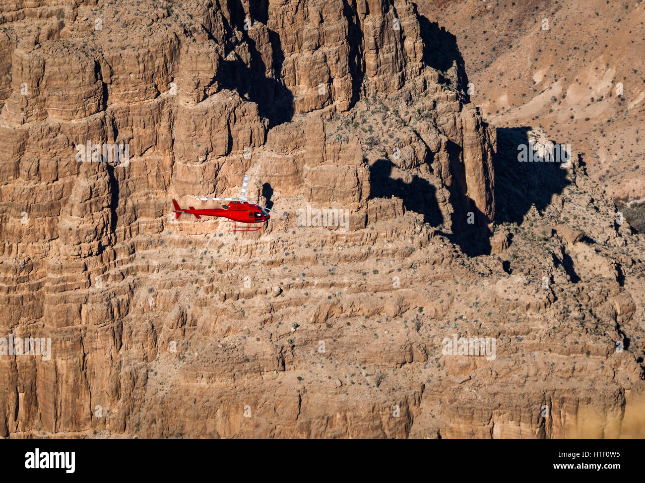 Hubschrauber fliegen über Grand Canyon West Rim - Arizona, USA Stockfoto