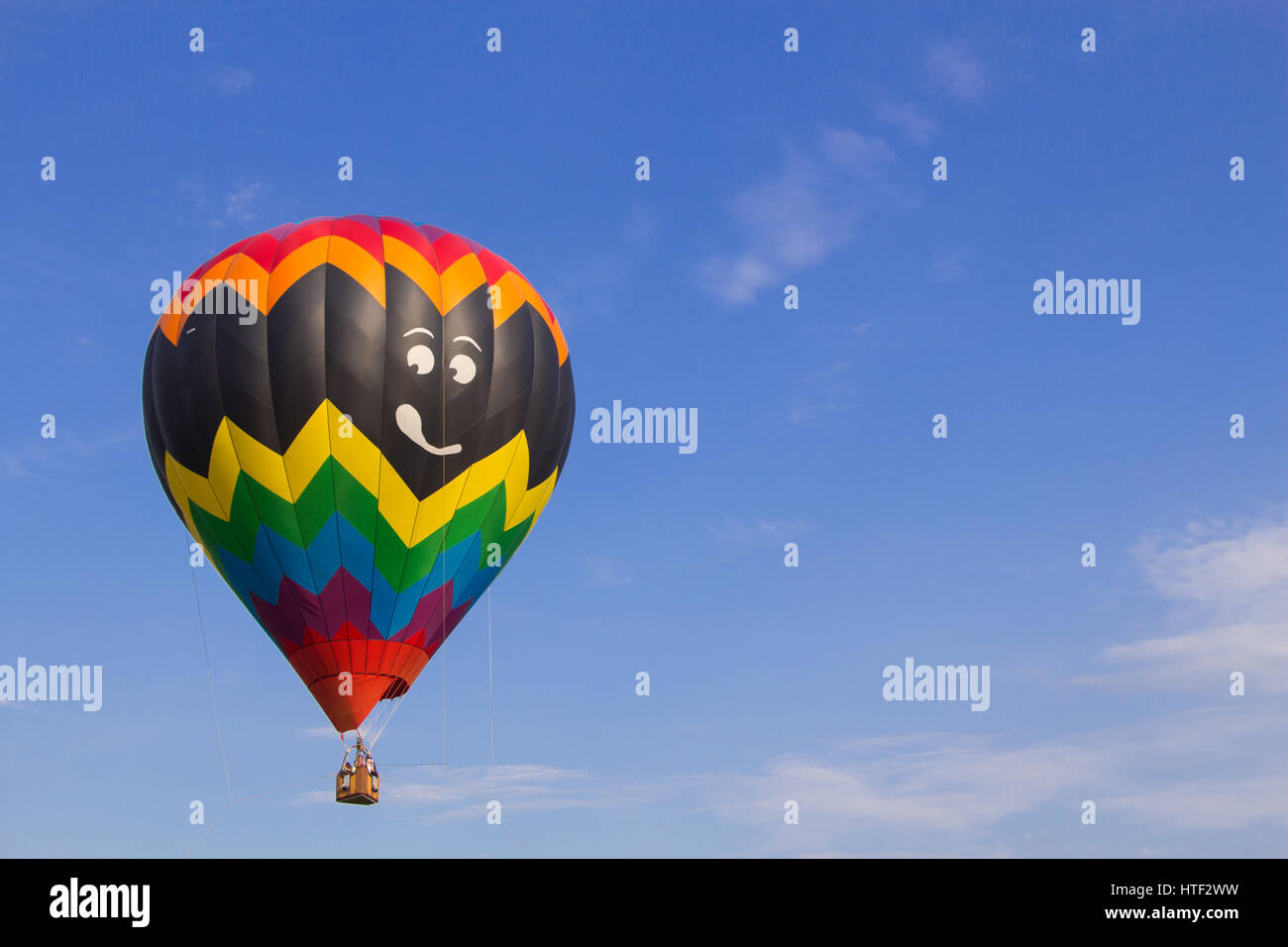 Hot Air Balloon in Himmel Stockfoto