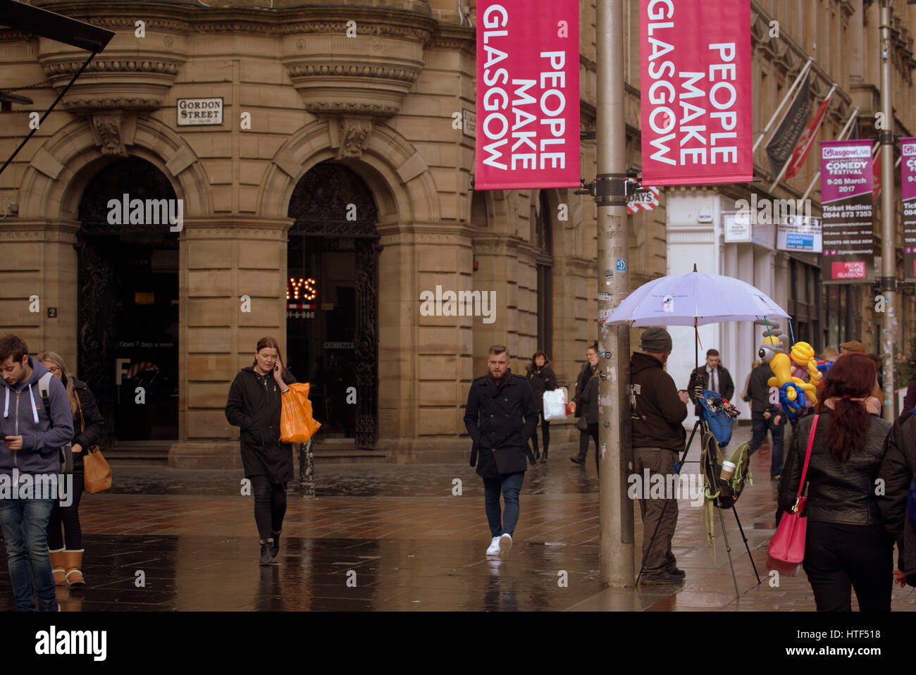 Glasgow City Stadtbild Straßenszene Buchanan Street Shopping-Fans und Touristen Stockfoto