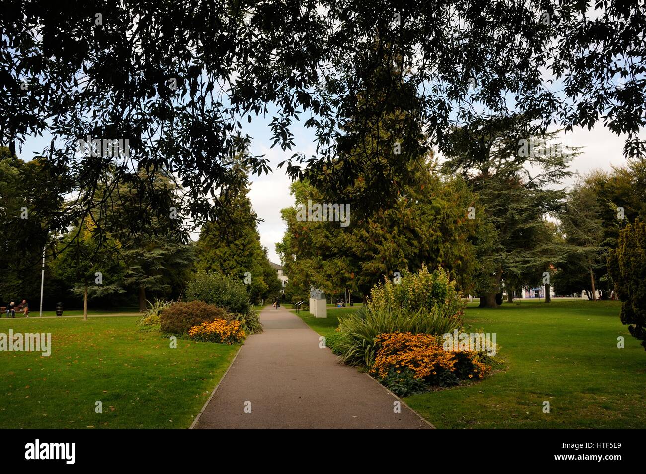 Grove House Gärten Gateway, Dunstable, Bedfordshire, sind einer der Dunstables beeindruckenden Gärten für die Öffentlichkeit im Herzen der Stadt. Stockfoto