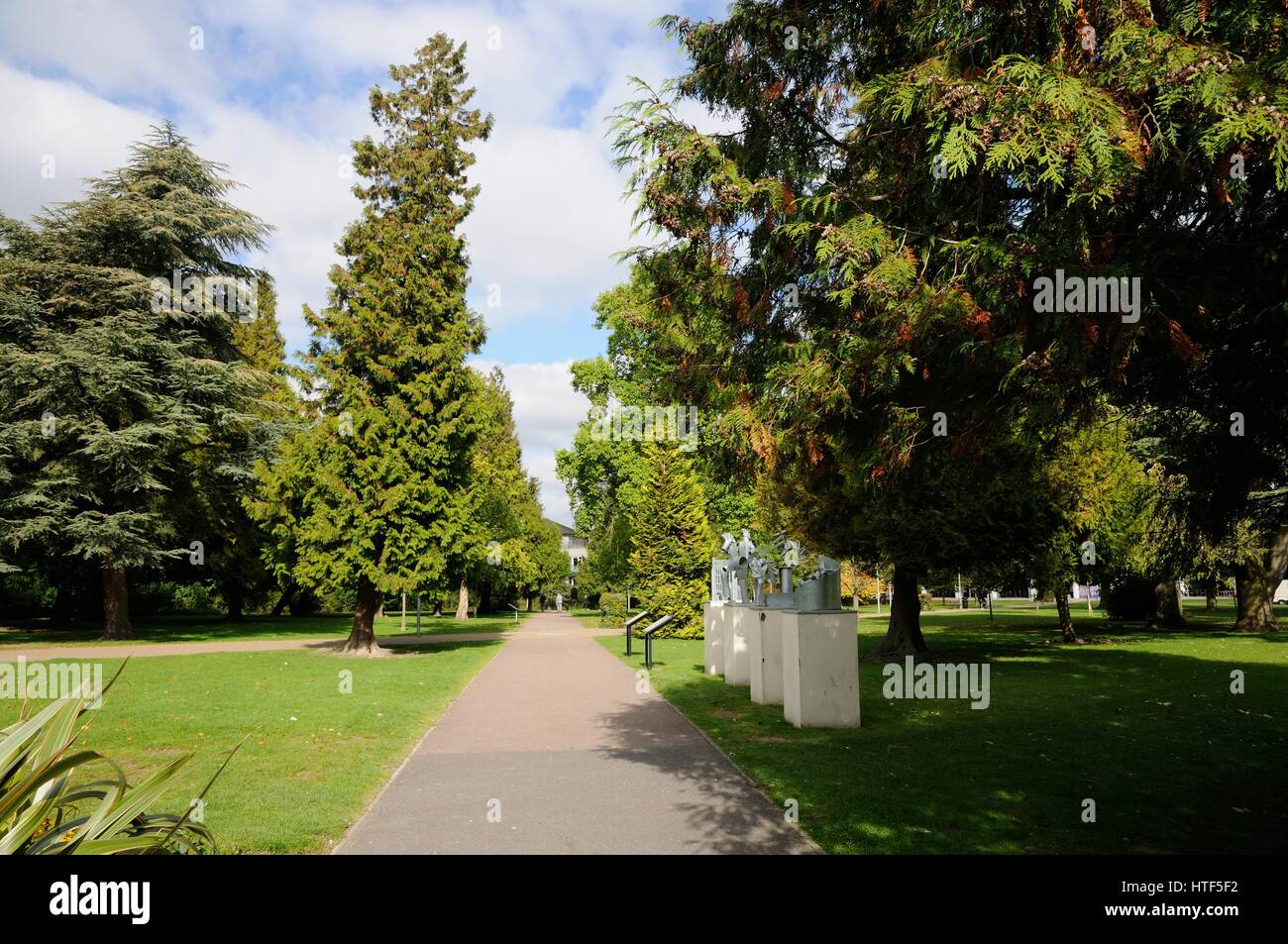 Grove House Gärten Gateway, Dunstable, Bedfordshire, sind einer der Dunstables beeindruckenden Gärten für die Öffentlichkeit im Herzen der Stadt. Stockfoto