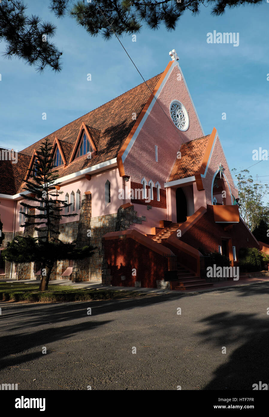 DALAT, Vietnam, antike französische Architektur in Da Lat für Vietnam Tourismus, Domaine de Maria-Kirche am Tag, berühmten Ort für Reisen, Vietnam Stockfoto