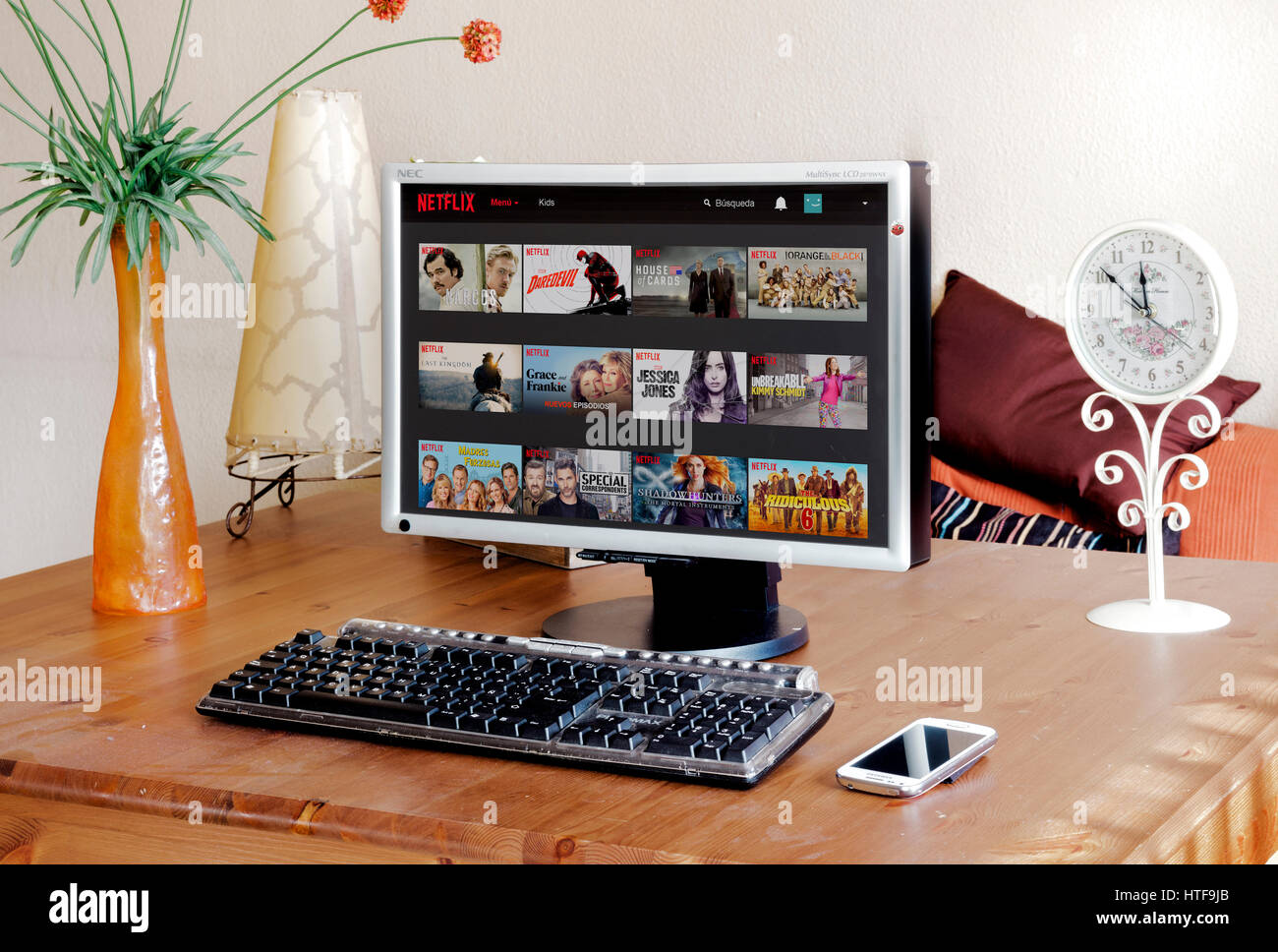 BARCELONA, Spanien - 13. Februar 2016: Netflix-Website in dem PC-Bildschirm, Netflix ist der weltweit führende Abo-Service für das Ansehen von TV-Episoden ein Stockfoto