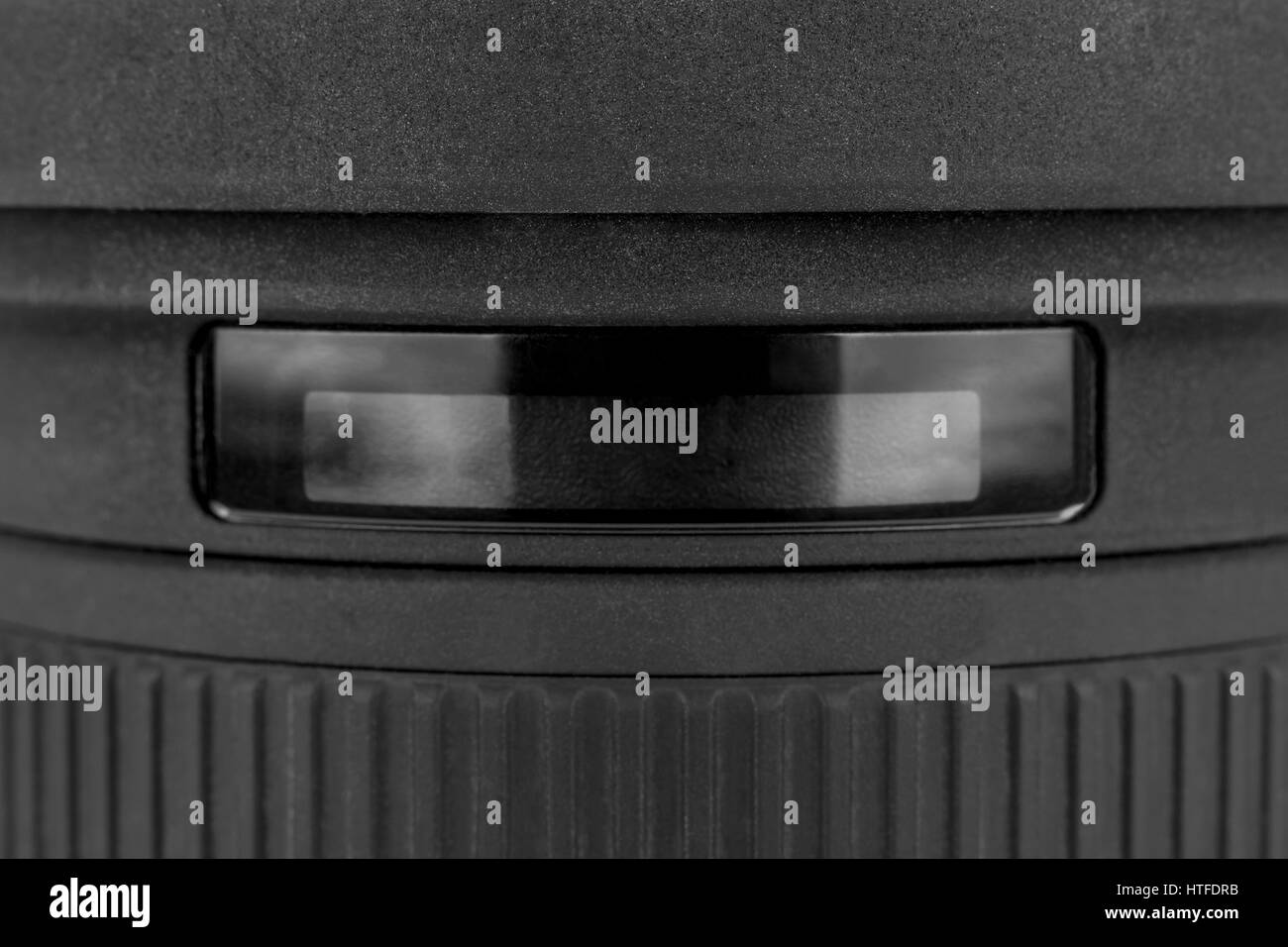 Die Linse des modernen Digitalkamera, Fokus-Distanz-Anzeige. Isoliert auf weißem Hintergrund. Stockfoto